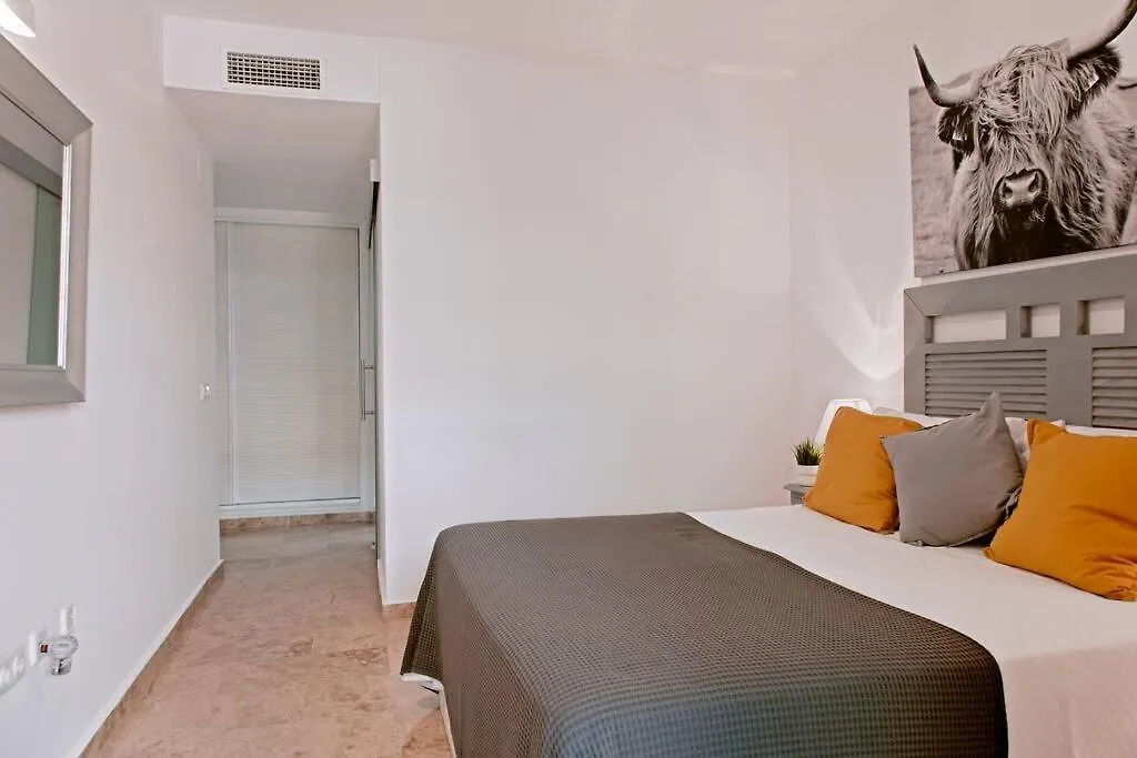 Contemporary, Luxury Living In The Best Location Μαρμπέλλα