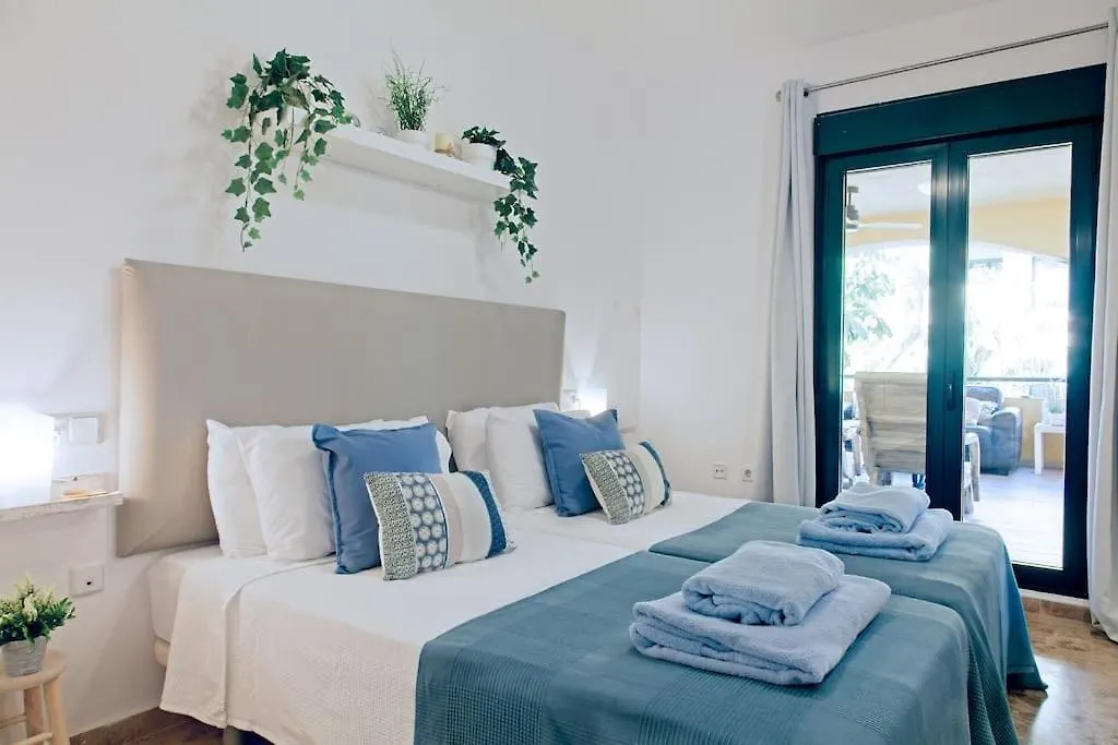 Contemporary, Luxury Living In The Best Location Μαρμπέλλα 0*,